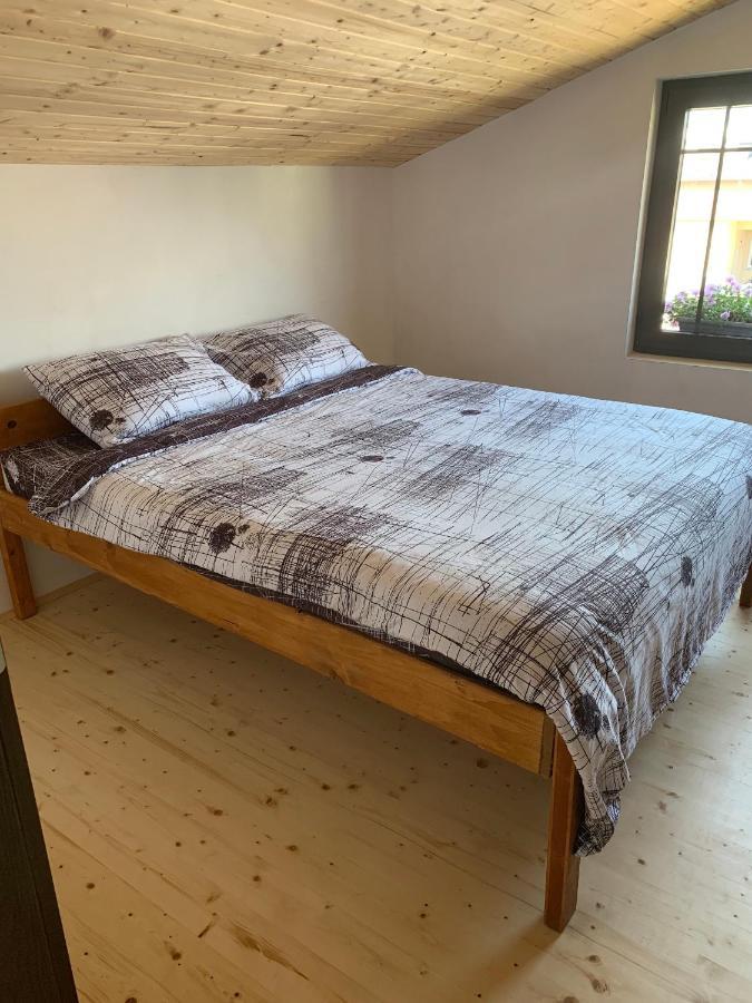 Guest House Tivko Katce غوستيفار المظهر الخارجي الصورة